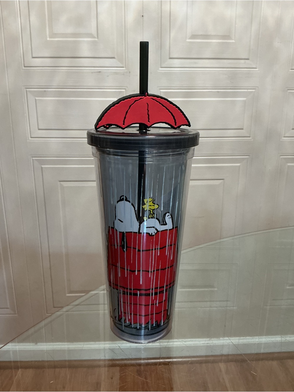 Brand New Snoopy cup with Lid and Straw - Peanuts